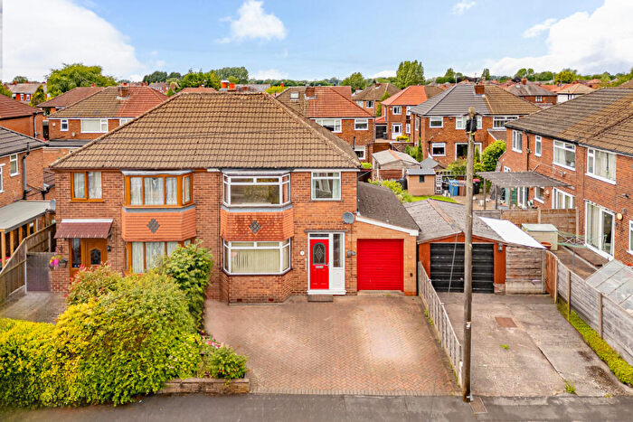 3 Bedroom Semi Detached House For Sale In Highbury Avenue, Salford, M44