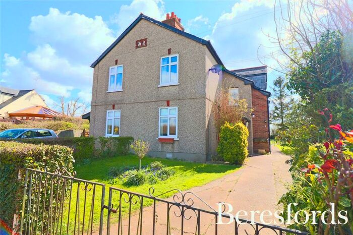 3 Bedroom Semi-Detached House For Sale In Mashbury Road, Chignal St. James, CM1