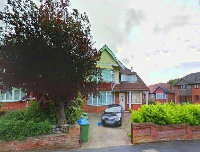 8 Bedroom Semi-Detached House To Rent In Grosvenor Road, Southampton, SO17