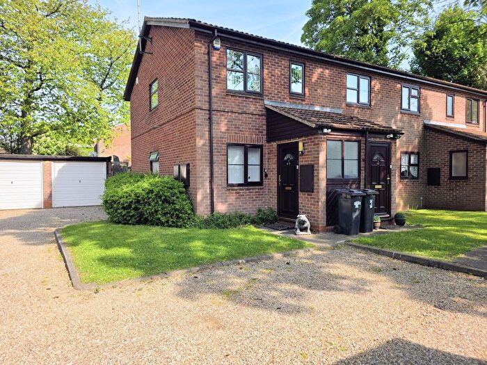 2 Bedroom Maisonette For Sale In Stratford Road, Solihull, B90