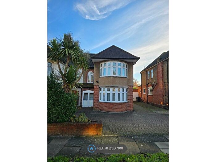 3 Bedroom Semi-Detached House To Rent In Sheringham Avenue, London, N14