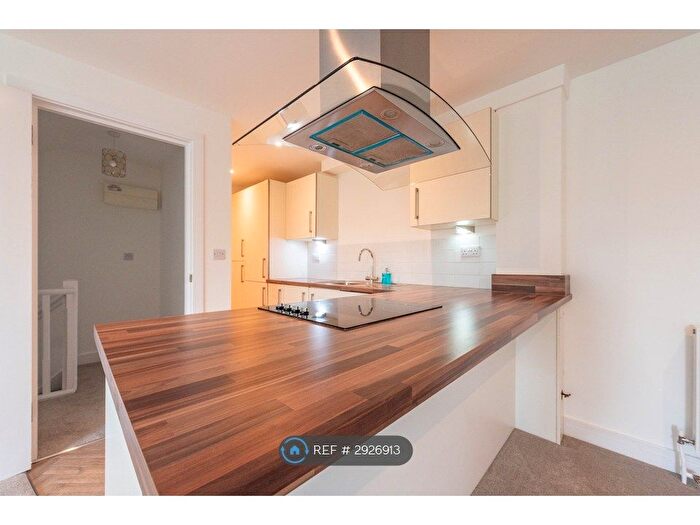 2 Bedroom Flat To Rent In Bartholomew St, Newbury, RG14