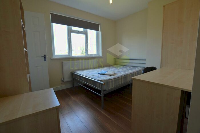 4 Bedroom Semi-Detached House To Rent In Stanfell Road, Clarendon Park, LE2