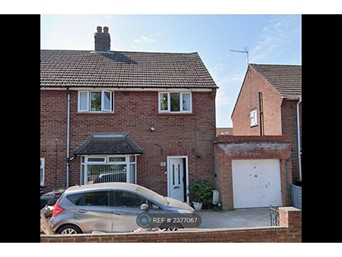 3 Bedroom End Of Terrace House To Rent In Mile Road, Bedford, MK42