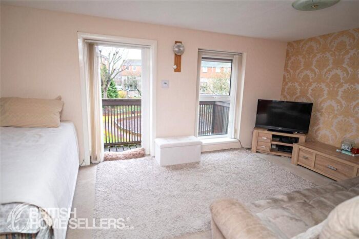 3 Bedroom Apartment For Sale In Pluto Close, Leicester, Leicestershire, LE2