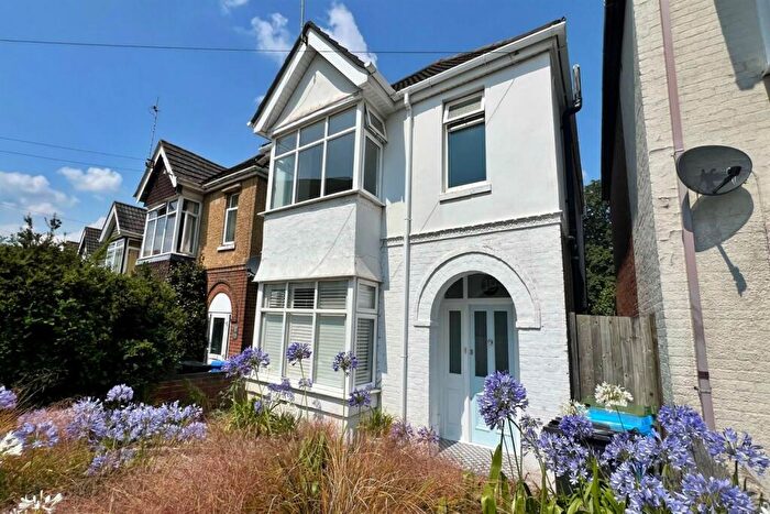 3 Bedroom Detached House To Rent In Ashley Cross, BH14
