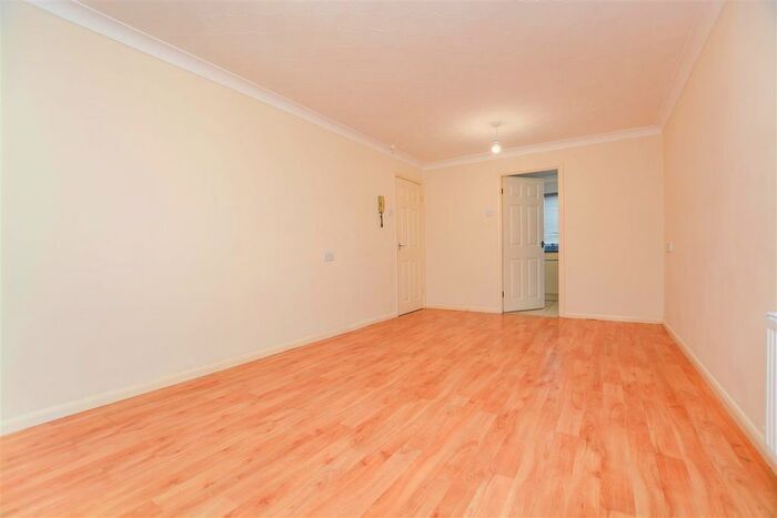 1 Bedroom Flat To Rent In Ashbourne Court, Scunthorpe, DN15