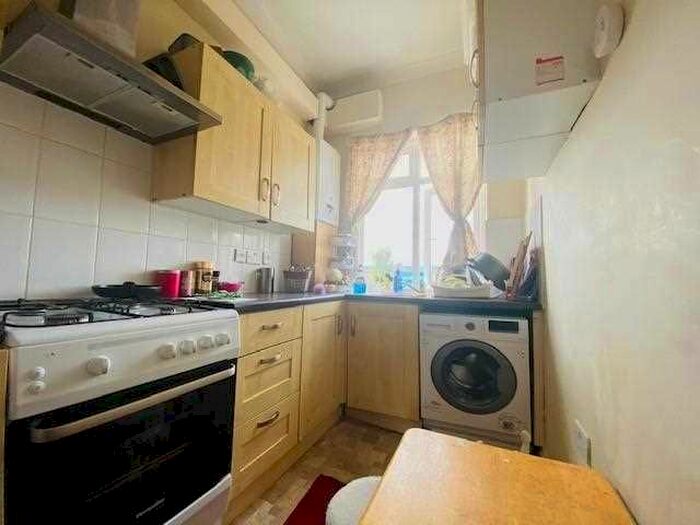 1 Bedroom Maisonette To Rent In Farnham Road, Slough, SL1