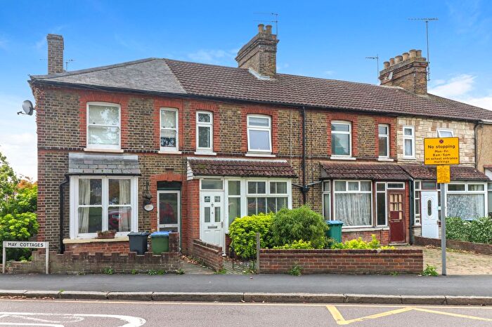 2 Bedroom Terraced House For Sale In Watford Field Road, Watford, WD18