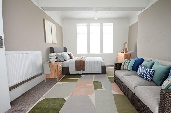 5 Bedroom Detached House To Rent In Wellgate, Rotherham, S60