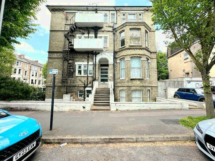 1 Bedroom Flat To Rent In Denmark Villas, Hove, East Sussex, BN3