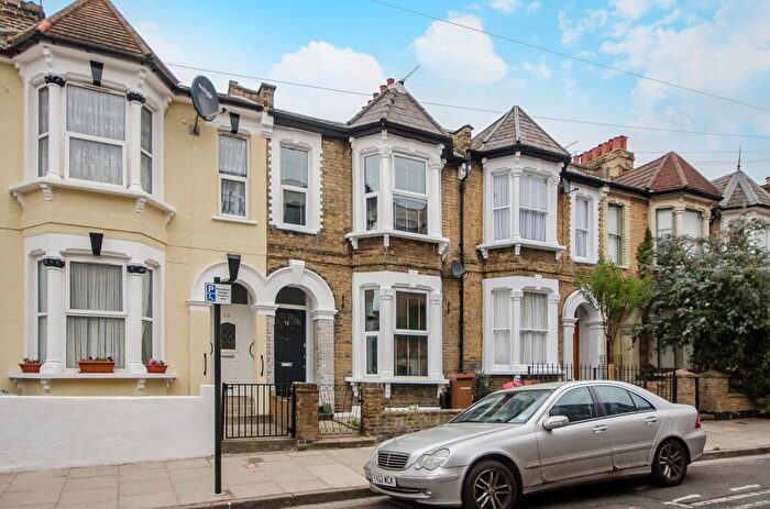 4 Bedroom House To Rent In Pellerin Road, Stoke Newington, London, N16