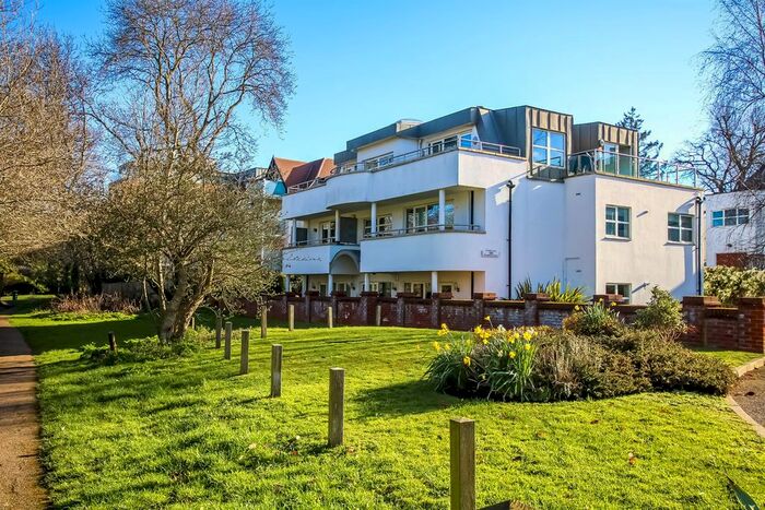 2 Bedroom Flat To Rent In Charlton Court, Broughton Avenue, Finchley Church End, N3