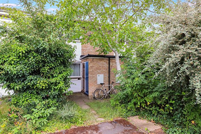 2 Bedroom Maisonette For Sale In Enniskillen Road, Cambridge, CB4