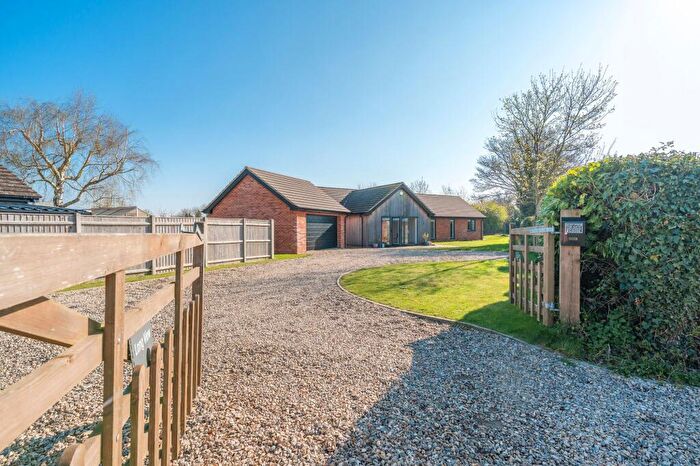 3 Bedroom Detached Bungalow For Sale In Sneath Road, Aslacton, NR15