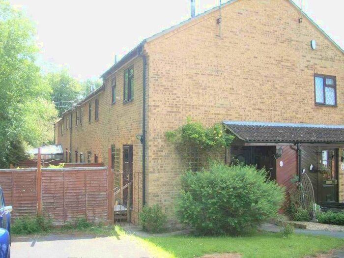 1 Bedroom Terraced House To Rent In Tollgate Hill, RH11