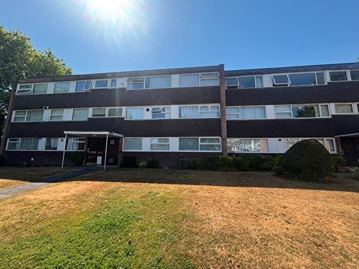 2 Bedroom Flat To Rent In Green Gables, Lichfield Road, Sutton Coldfield., B74