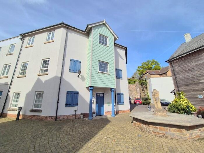2 Bedroom Flat To Rent In Eastcliff, Portishead, Bristol, BS20
