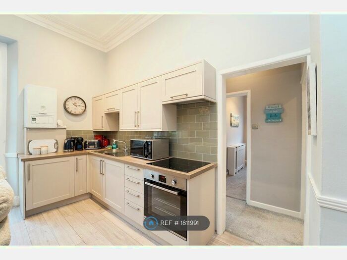 2 Bedroom Flat To Rent In Number, Weston Super Mare, BS23