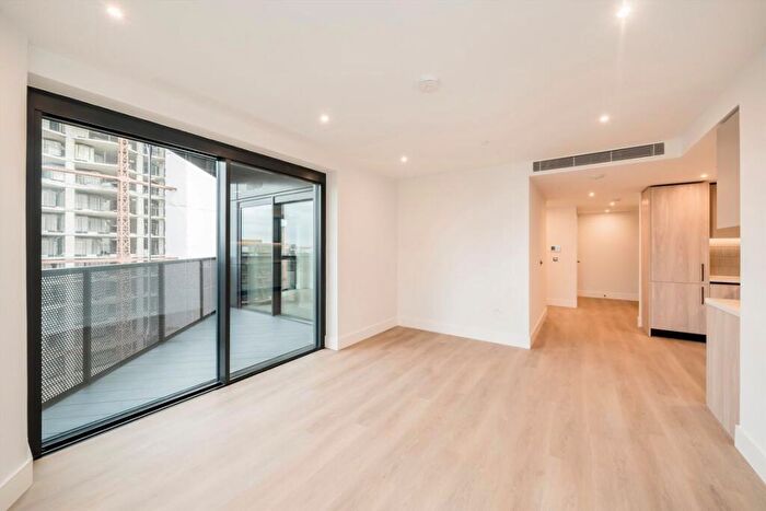 2 Bedroom Flat To Rent In Marian Place, Broadway Makret, E2