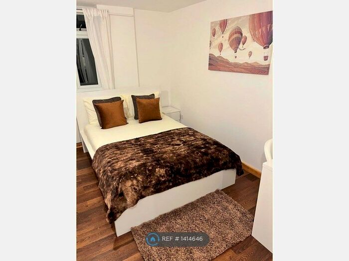 Studio To Rent In Romford, Romford, RM1