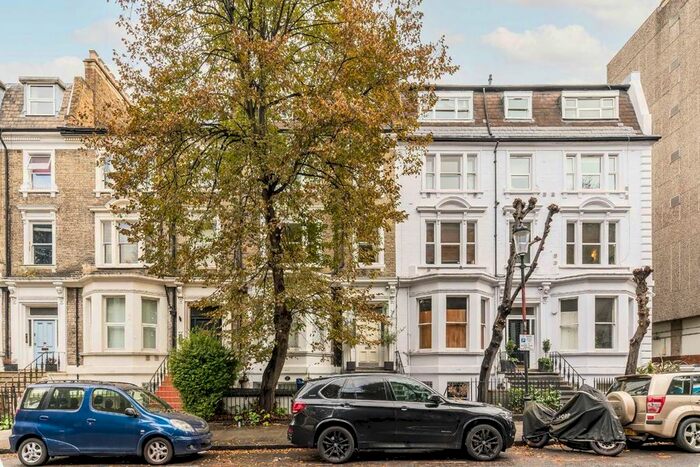 2 Bedroom Flat To Rent In Russell Road, London, W14