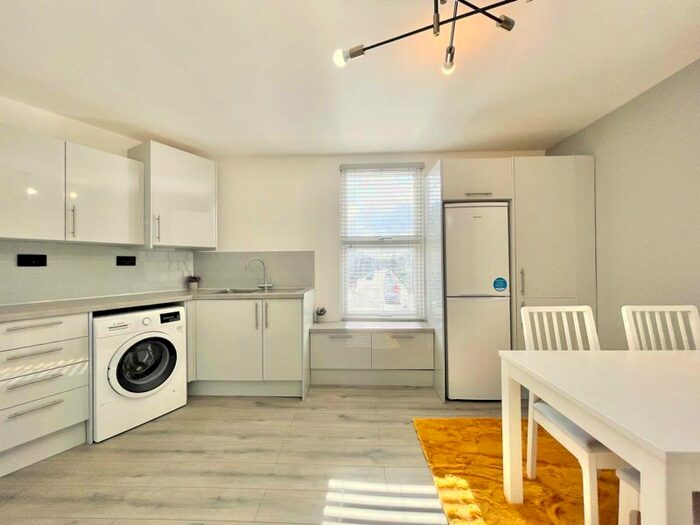 2 Bedroom Flat To Rent In Higham Hill Road, London, E17