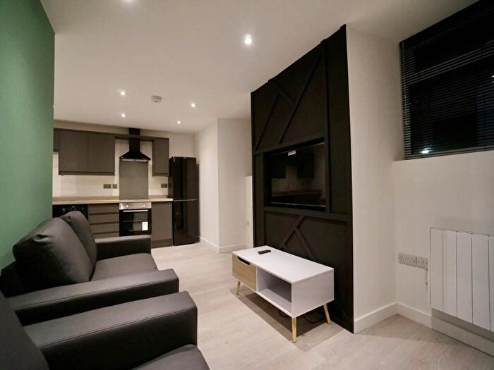 2 Bedroom Apartment To Rent In York Place, Bangor, LL57