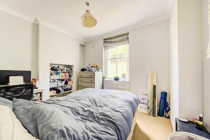 2 Bedroom Flat To Rent In Queens Club Gardens, Barons Court, London, W14