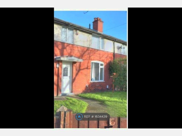 3 Bedroom Semi-Detached House To Rent In Knott Lane, Bolton, BL1