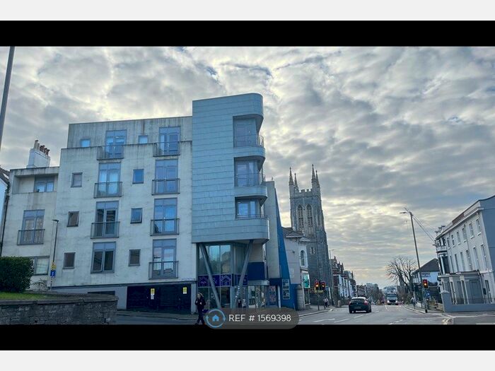 1 Bedroom Flat To Rent In Headland Park House, Plymouth, PL4