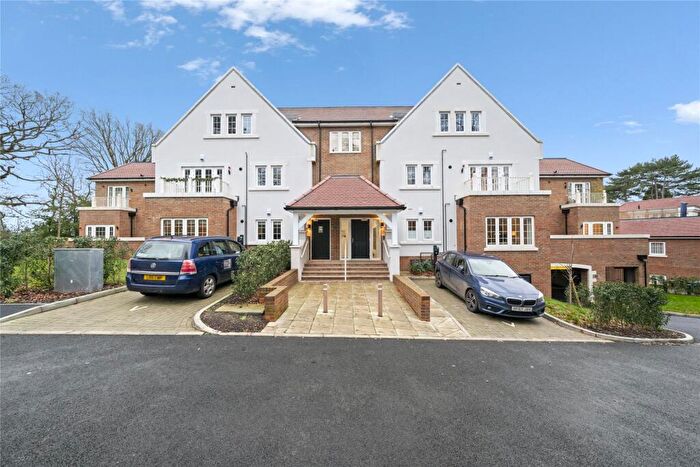 2 Bedroom Flat For Sale In Merrileas Drive, Oxshott, Leatherhead, Surrey, KT22