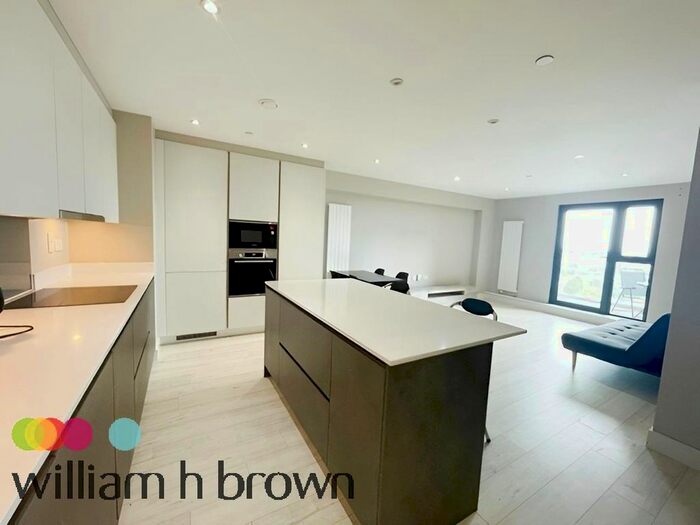 2 Bedroom Flat To Rent In Victoria Avenue, Southend-On-Sea, SS2