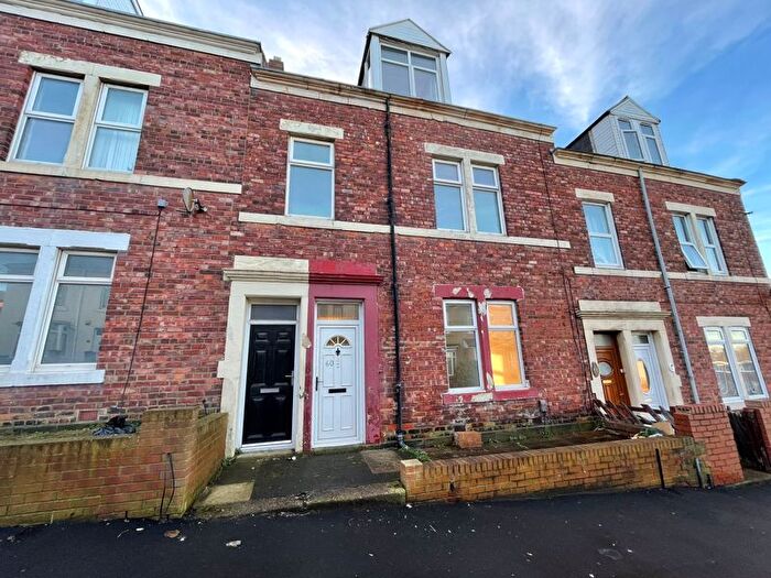 3 Bedroom Flat To Rent In Deckham Terrace, Gateshead, NE8
