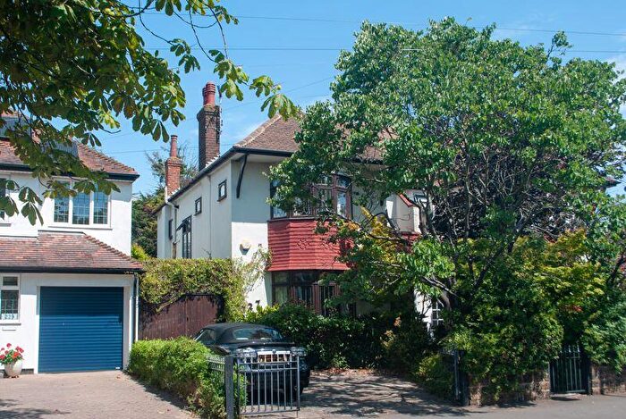 3 Bedroom Semi-Detached House For Sale In Prittlewell Chase, Westcliff-On-Sea, SS0
