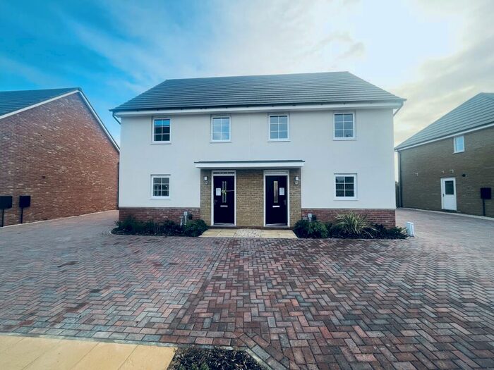 3 Bedroom Semi-Detached House To Rent In Seagrove Close, Hampton Beech, Peterborough, PE7