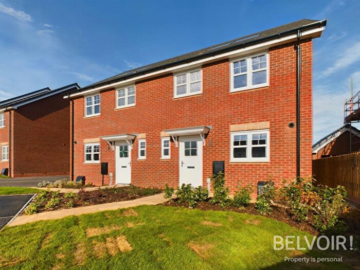 3 Bedroom Semi-Detached House To Rent In Meadowsweet Avenue, Stafford, ST16