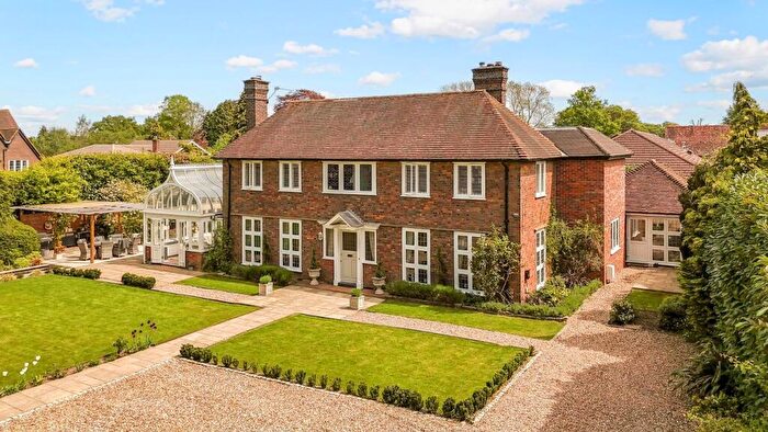 5 Bedroom Detached House For Sale In Oakway, Amersham, HP6