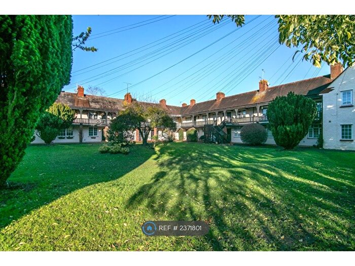 2 Bedroom Flat To Rent In Manor Green Road, Epsom, KT19