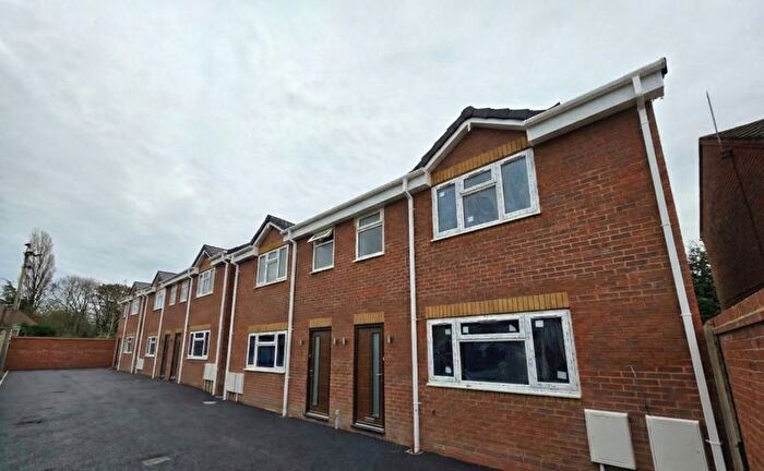 26 Bedroom Detached House To Rent In Edge Street, Bilston, WV14
