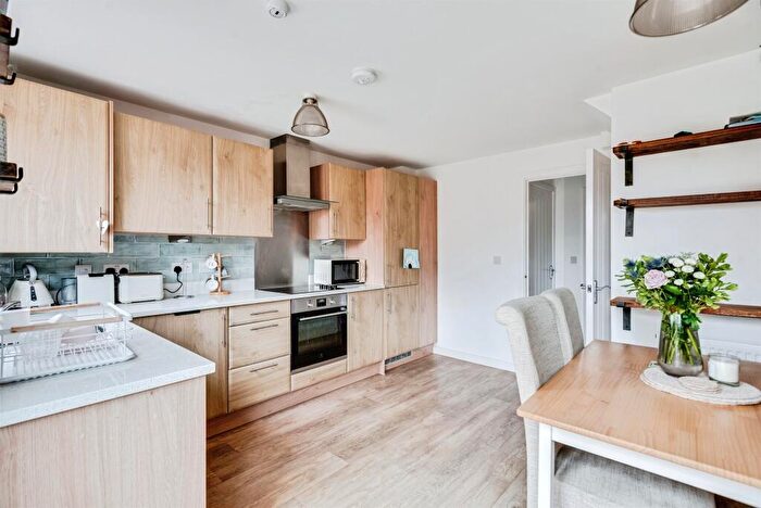 3 Bedroom House To Rent In Flamingo Way, Witney, OX29