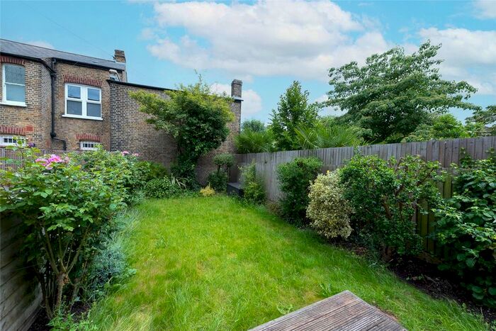 1 Bedroom Flat To Rent In Putney Bridge Road, London, SW15