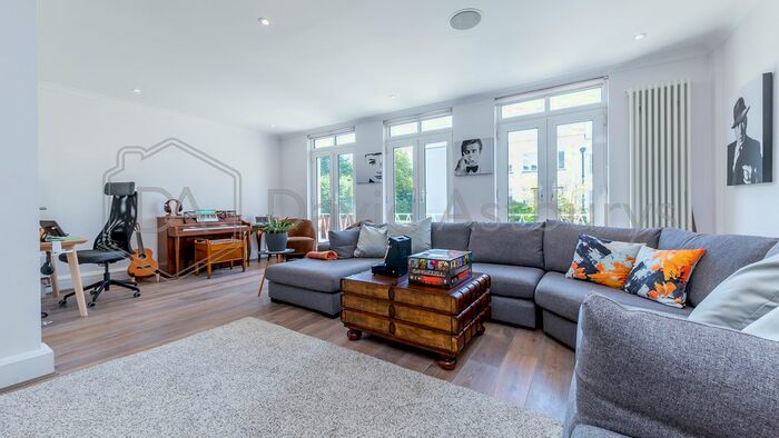 4 Bedroom Terraced House To Rent In Highgate Close, Highgate, London, N6