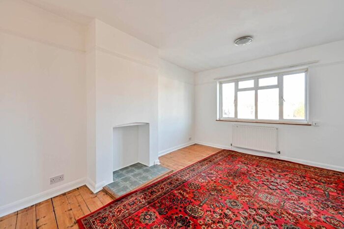 4 Bedroom Flat For Sale In Ewell Road, Surbiton, KT6