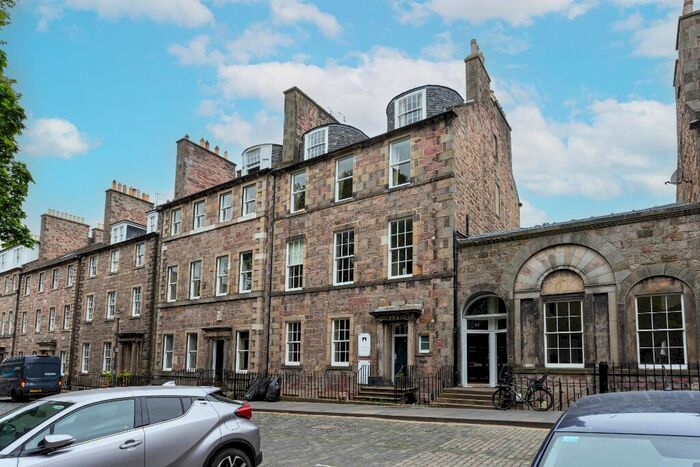 5 Bedroom Flat To Rent In George Square, Central, Edinburgh, EH8