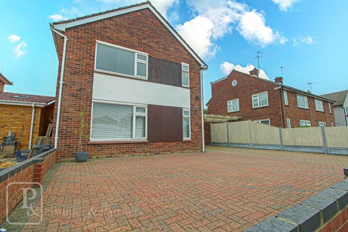 4 Bedroom Detached House To Rent In Van Dyck Road, Colchester, Essex, CO3