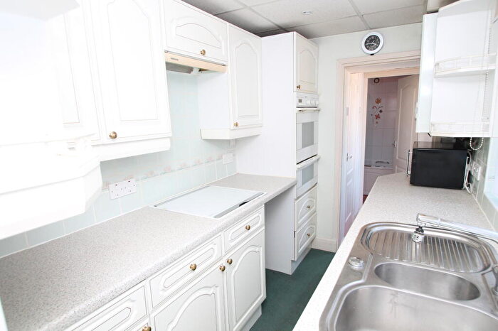 2 Bedroom Terraced House To Rent In Warren Road, Croydon - Half Price Off First Months Rent, CR0