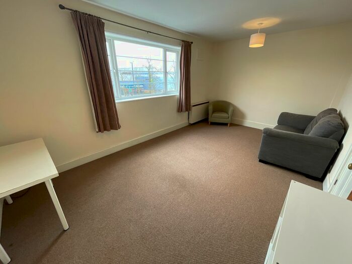 1 Bedroom Flat To Rent In Parrs Wood Court, Manchester, M20
