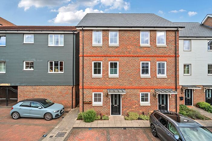 3 Bedroom End Terrace House For Sale In Mere Road, Sevenoaks, TN14