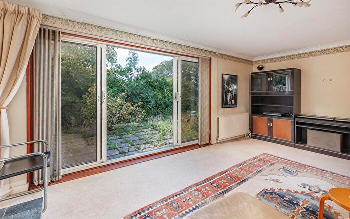 4 Bedroom Detached House For Sale In Baring Road, Cowes, PO31